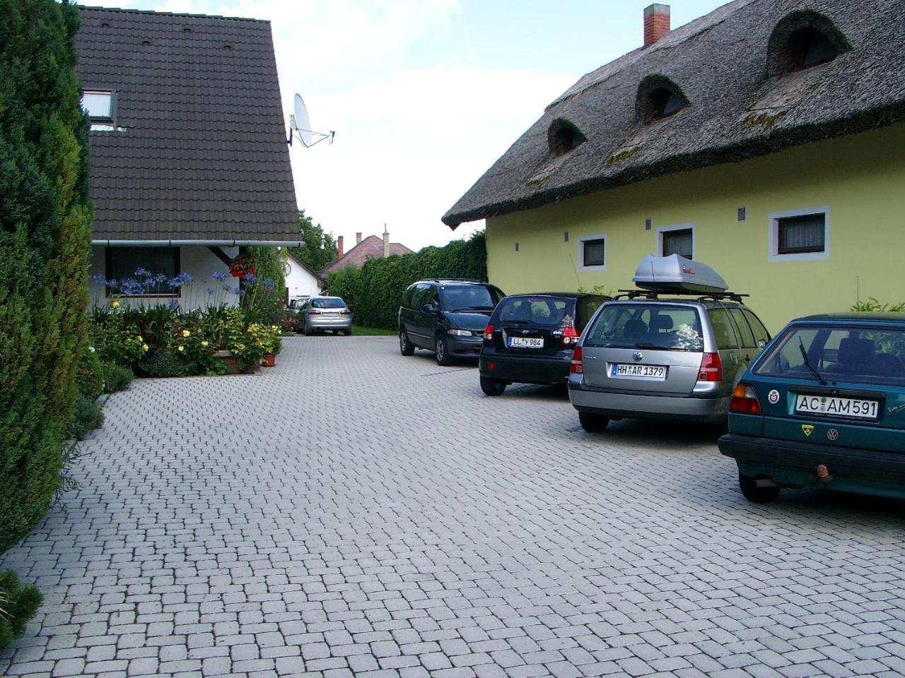 Eifert Haz Bed and Breakfast Balatongyörök Buitenkant foto